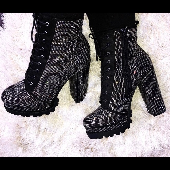 SIZE 5.5‼️LAST PAIR‼️Embellished lace up boots - Picture 4 of 8